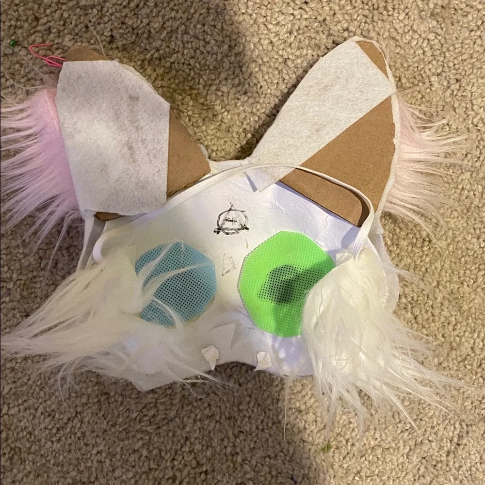 White and pink therian cat mask